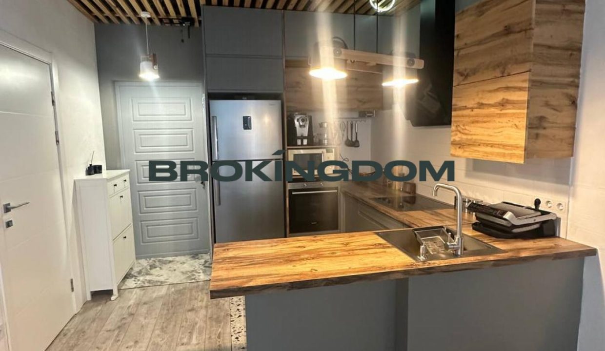 fdda65e5acfbd60c35ee6137e387f46e