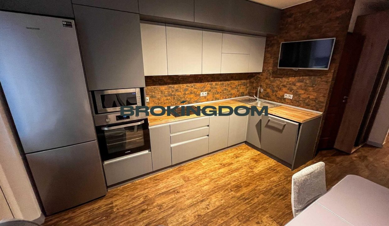 c154a8a36218985046d62d735de5b277