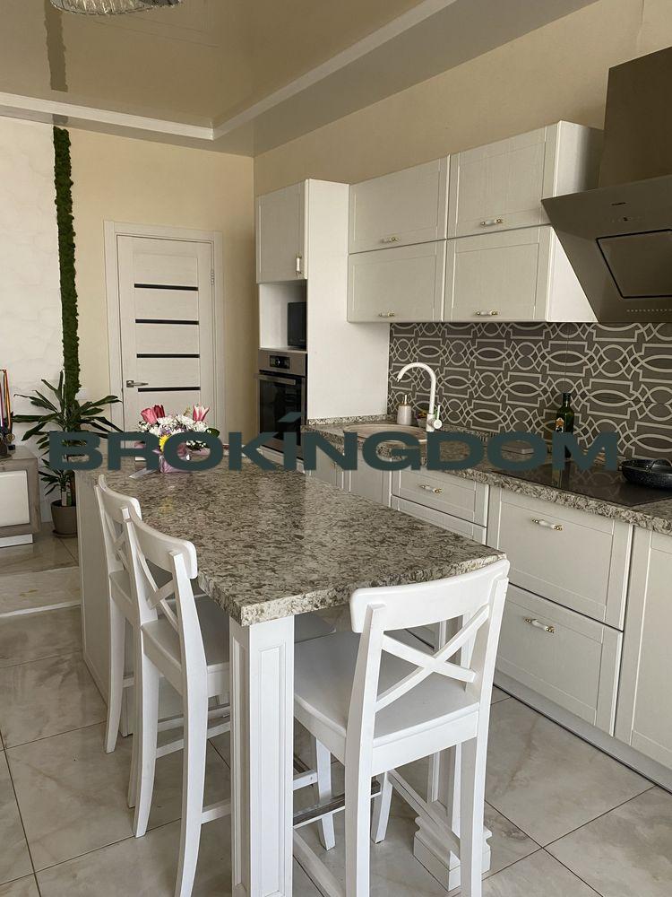 ЖК Лазурний блюз/ Продаж 3-к. квартира, 107м2, метро Лівобережна.