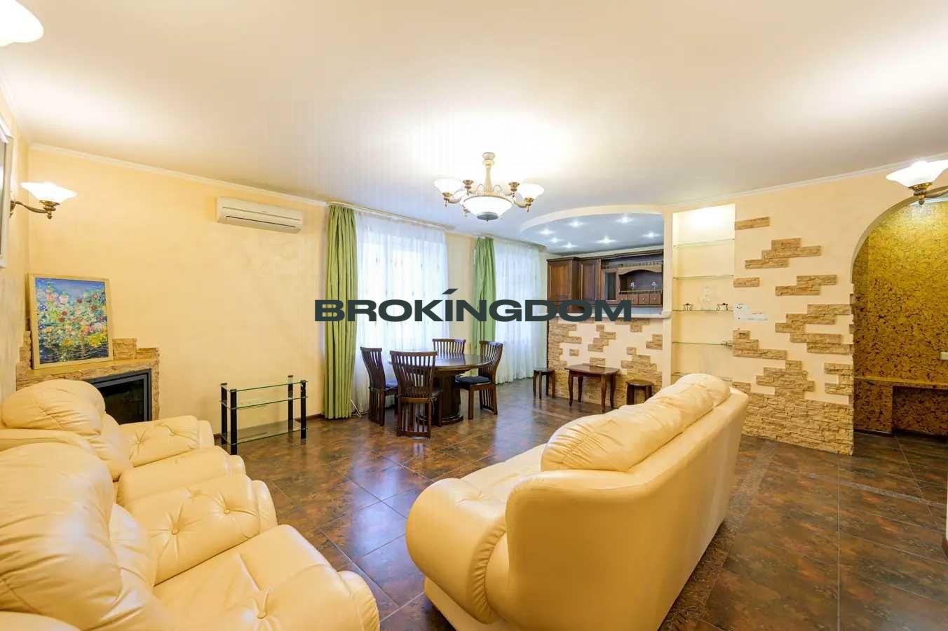 Продаж  3-кімн. квартири по вул. Степана Руданського