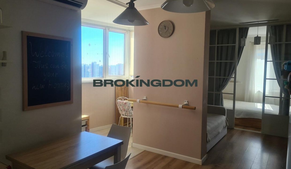 561e02832f5ddebef8133c2445666b09