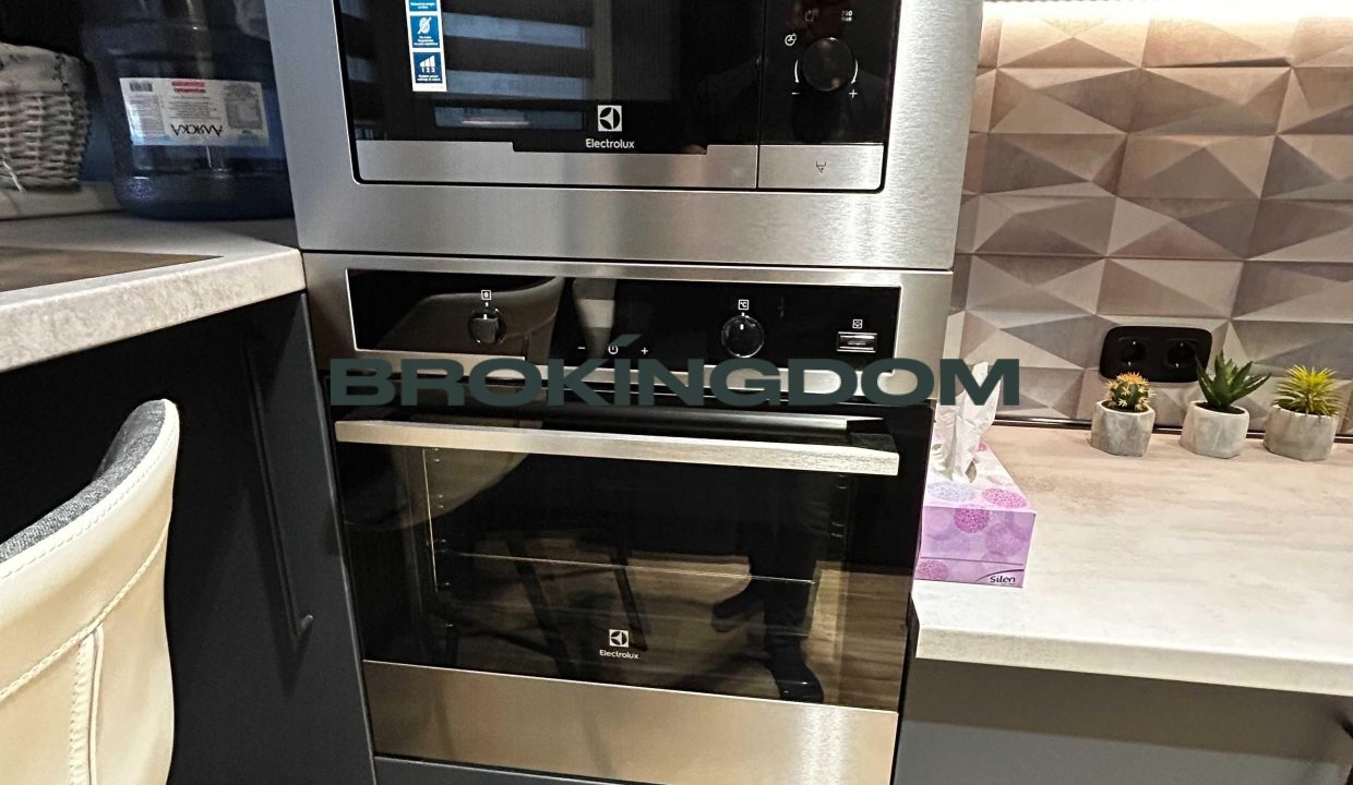 07a04c5fff310e0b7f7c23a85d5b0a8e