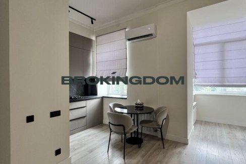 4e843a48909eb05612a2c9a33360056e