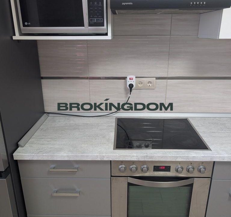 135f076fc57aa04f9d8d7e96f057996e