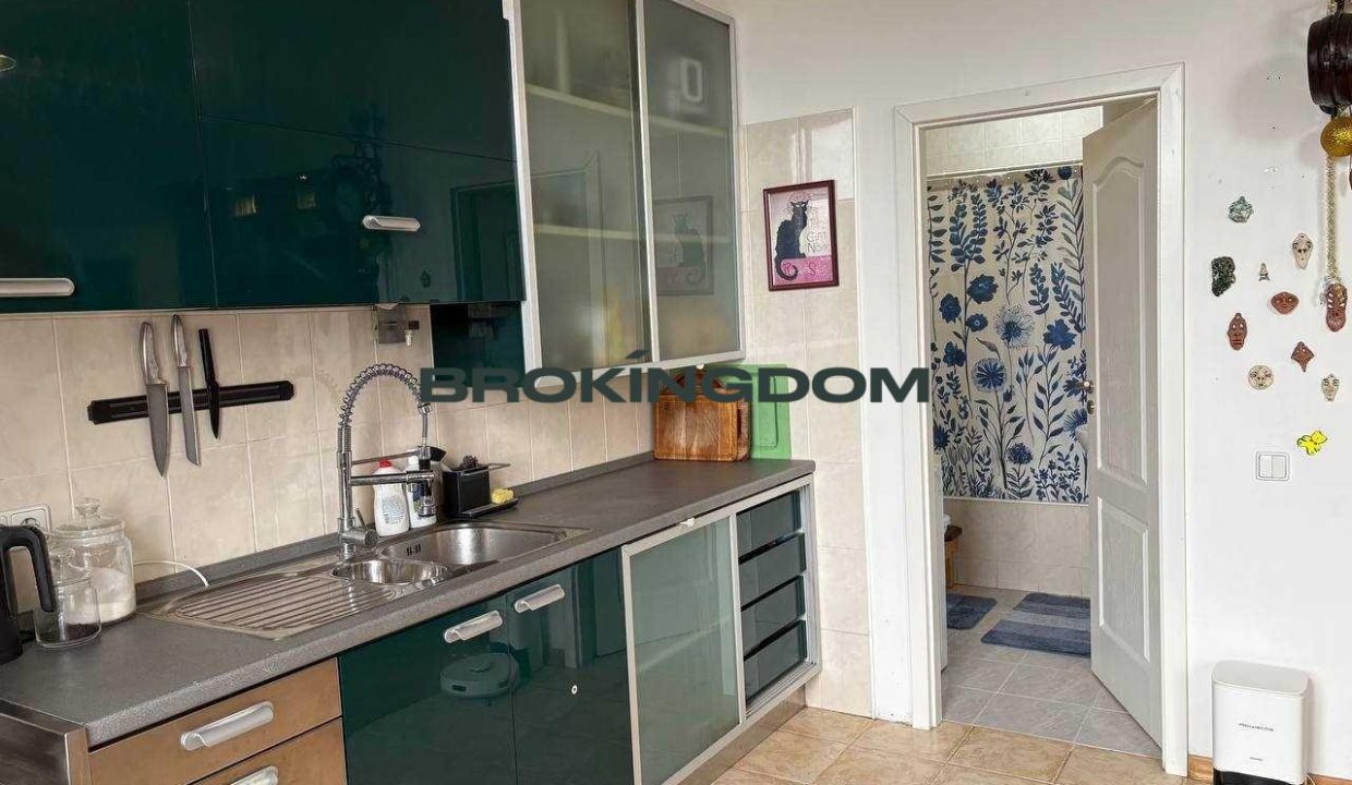 0618d67b25d51fba91f0d7507fef42f9