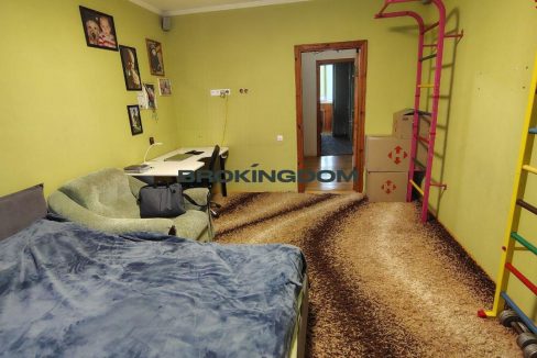 4240b9f285832994c0576d794ef913b7