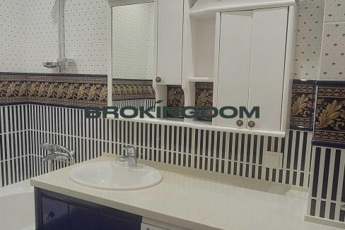 b5c8b191c8e9d1fdeadd49bdf8d562ae