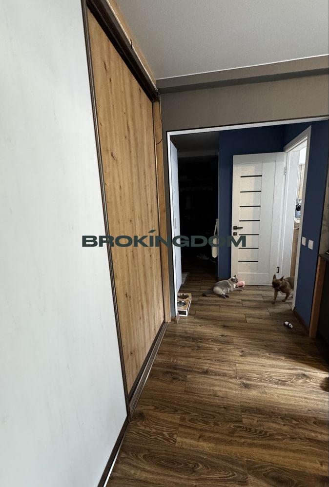 09d9adac6fb5cd0fe84157cb12886bed