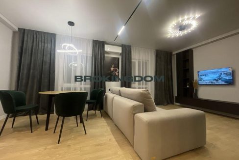 6f8578b88f702eec3b9b052f3eda1413