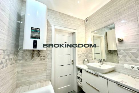 8d3c4c3ddba7fbebd8fba0b03060609a