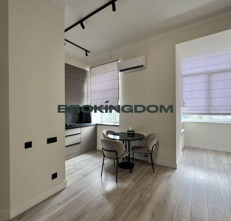 4e843a48909eb05612a2c9a33360056e