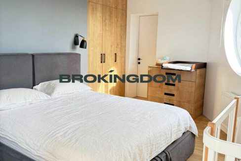 3703a0a1d81618c95d5044ba9ae56ed2