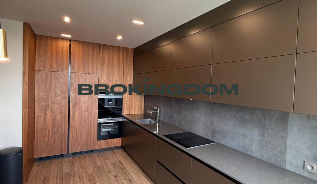 e7c5fda7fb734f655346cfea8eb54af0