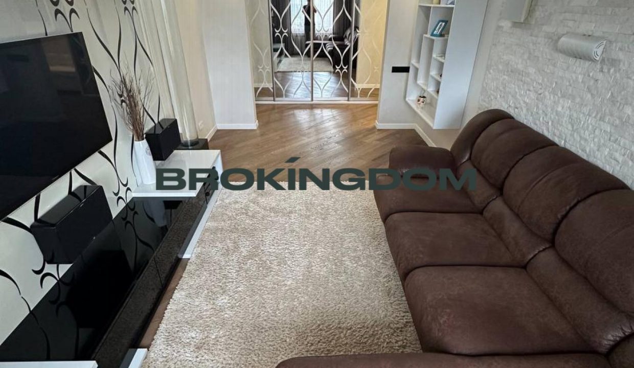 b135027e0efcd8aeb4b2ddf674654765