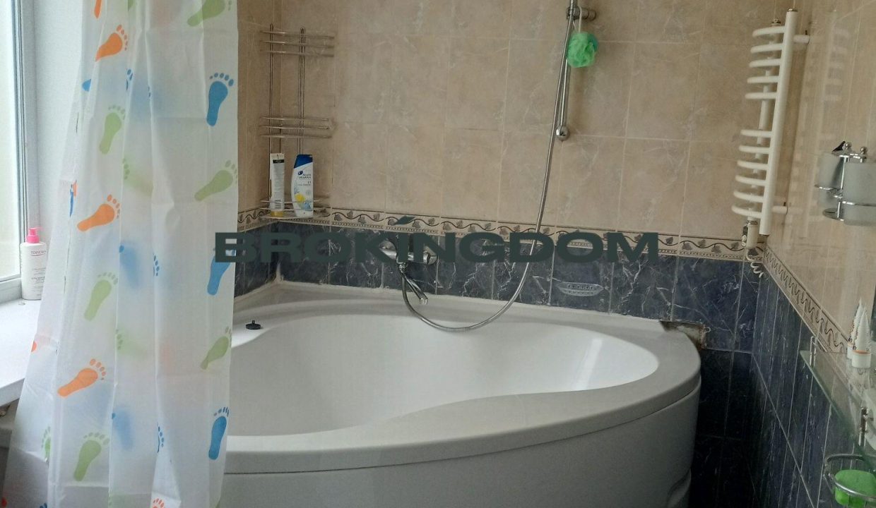 ad541d2681eeb30de68be2ecd7e6b549