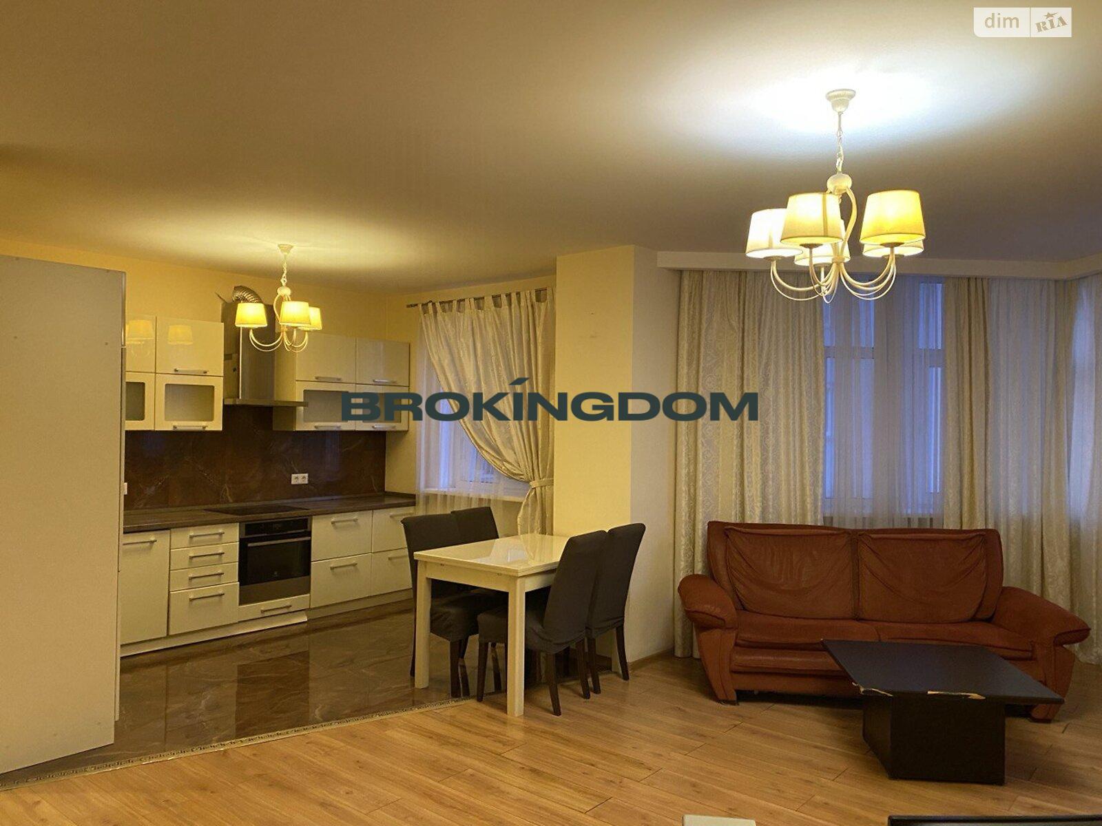 Продаж 3к квартиры 108 кв. м  на dул. Генерала Геннадія Воробйова 13є
