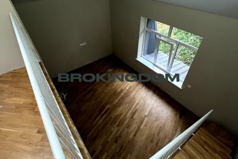 3b9724173f12e49bdfb95033eb539116