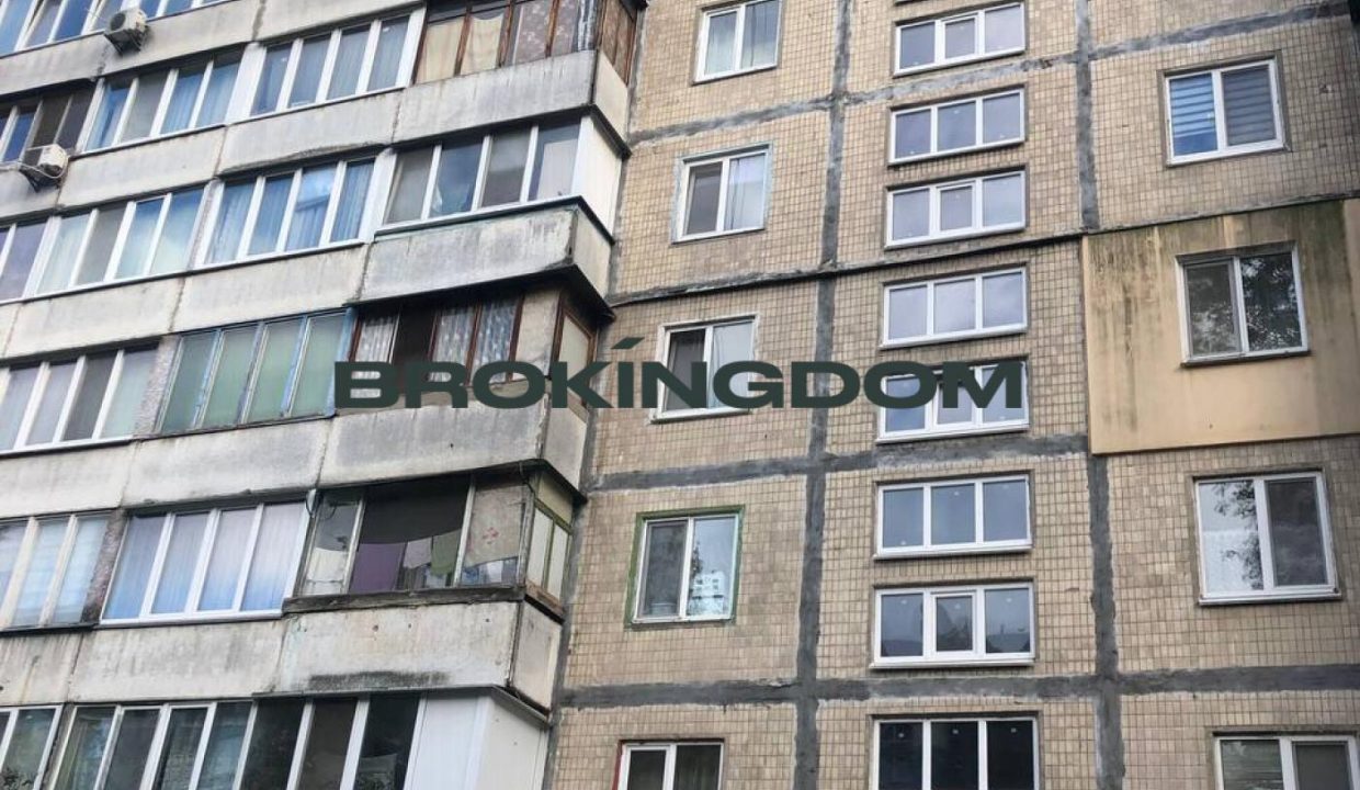 648be34bffac69657d82b8228a06f930