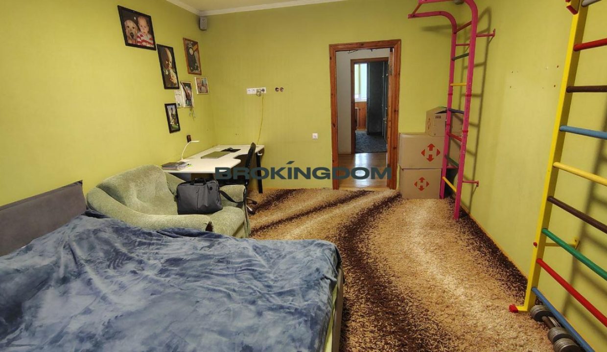 4240b9f285832994c0576d794ef913b7