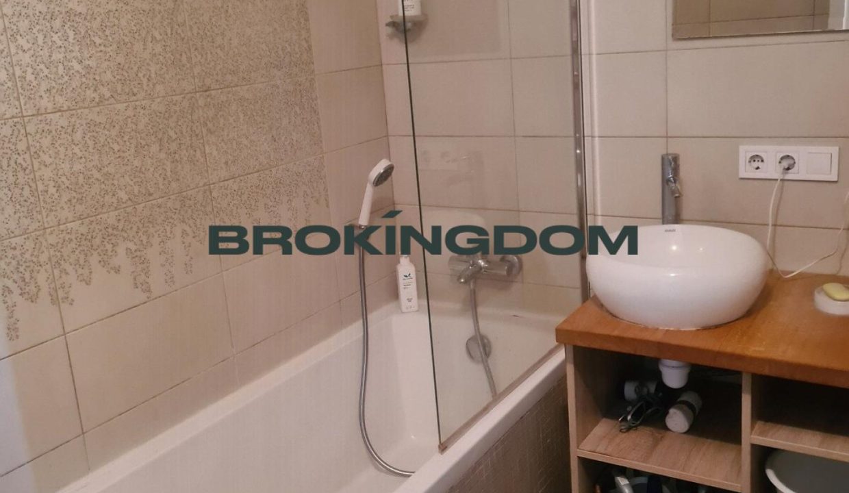 52b21f669b8df635c664590e078fd36a