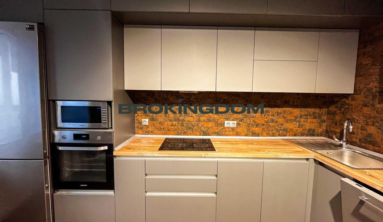 5c8dc2ba95584b2bea81718f36bdfe9e