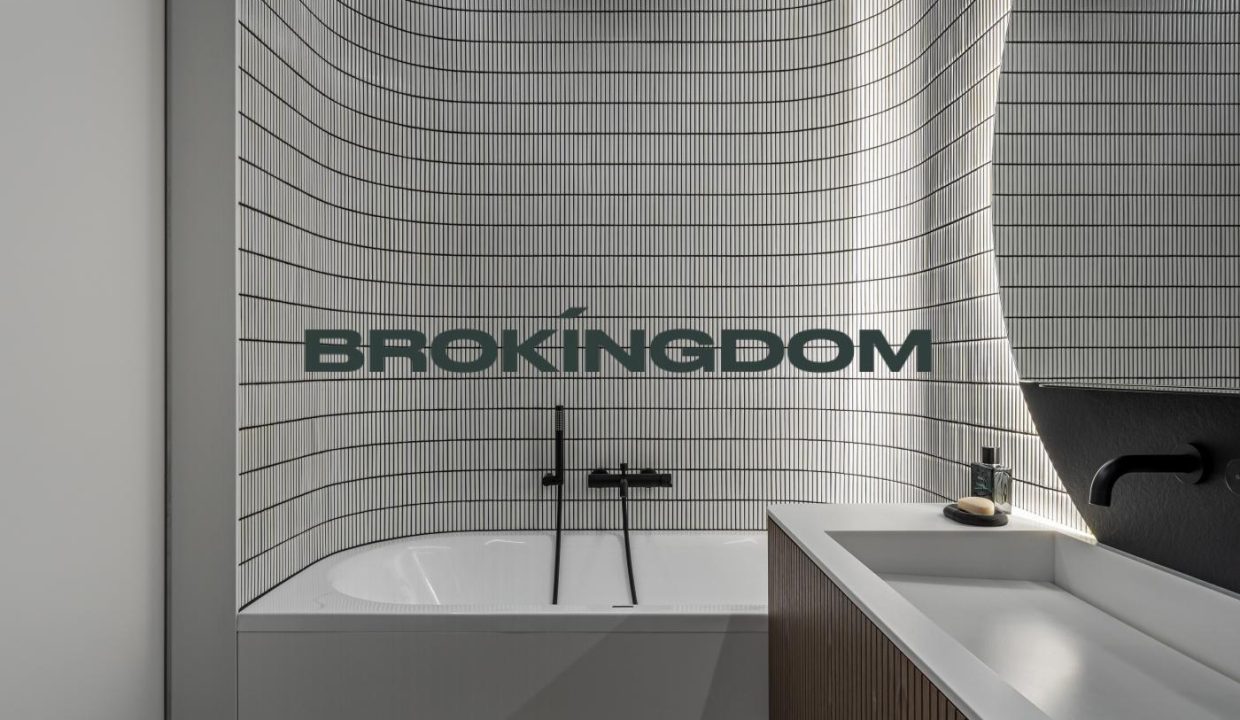 28a900b4c3bc9bcdb8adedebd4fae170