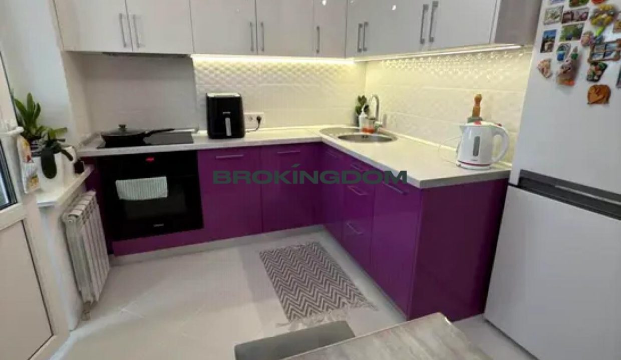 e9b92381894a3155ed293a2199508548