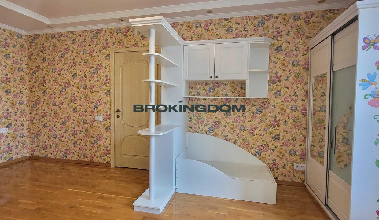 bc4256f149cb4f0c8cc6c5f11df80e90