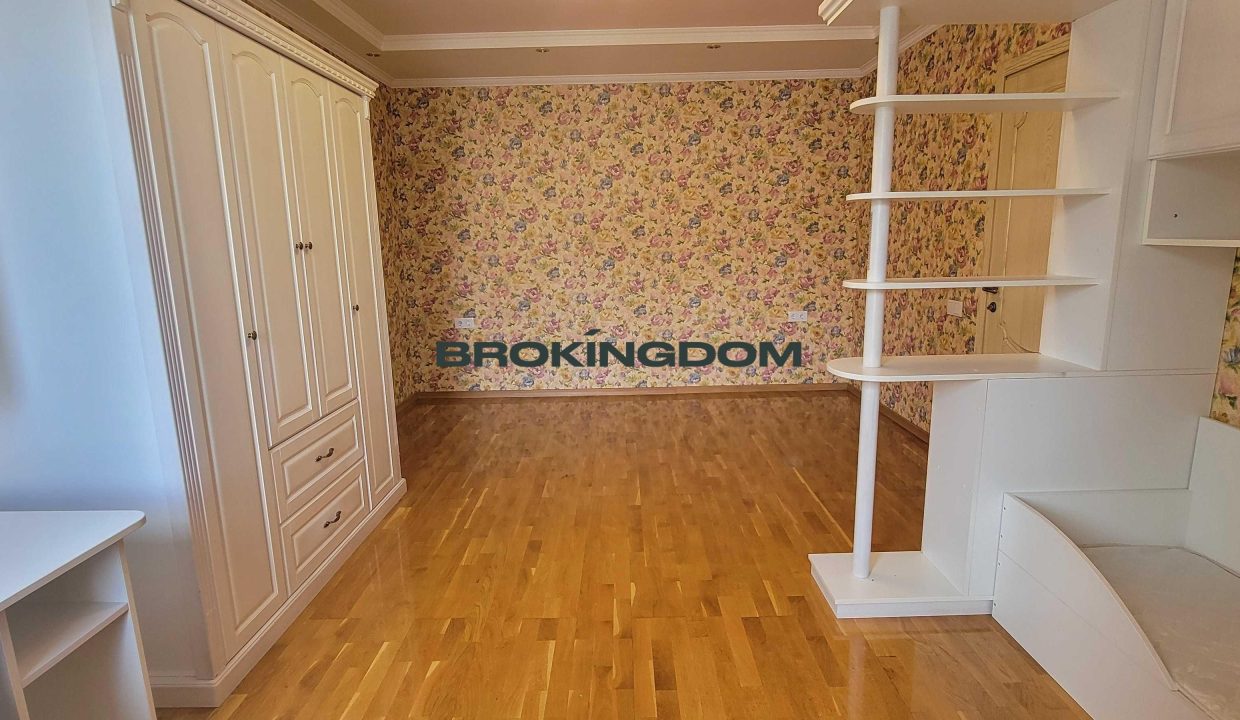 957fb00b67f4a43fdb3e8a388649f6c0