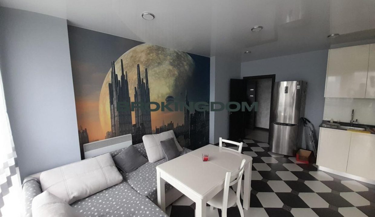 562b003ec4fa4d8834377ea7bd636e58