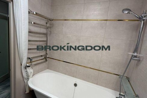 b85c3d0b04d74f7a9a08b5f80bb37134