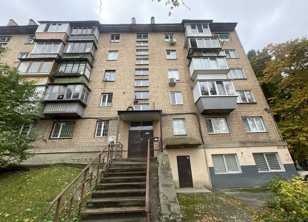 2462b109f8677395f62c1a03f073a74b