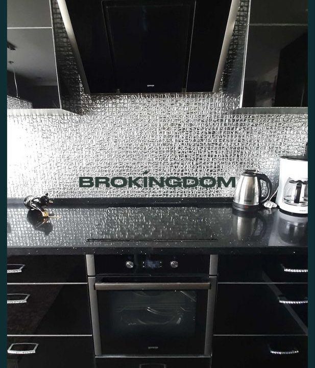 06a92e9975254878d04972278649172b