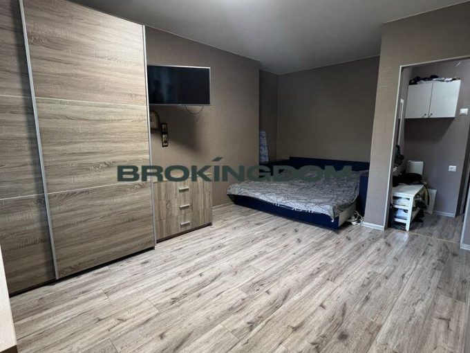 Продаж 1 к кв. вул. Академіка Щусєва 13