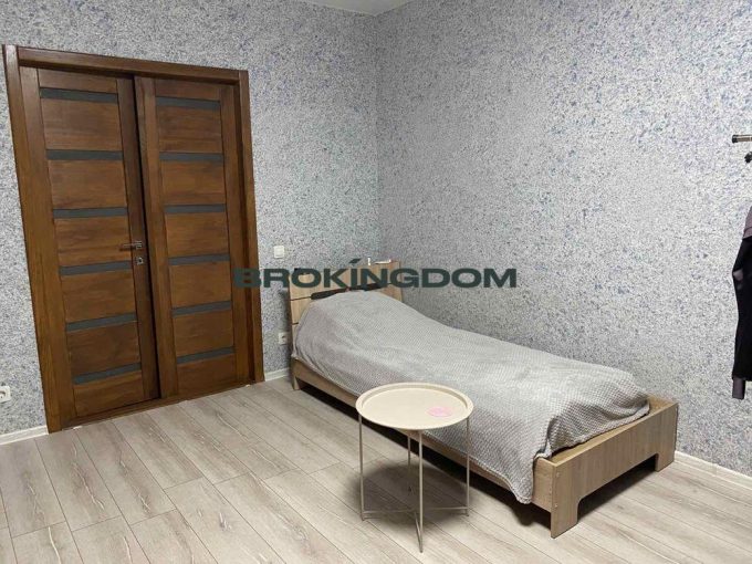 Продам 3-ох комнатную квартиру