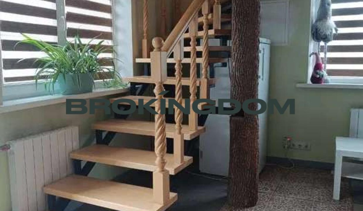 f32a52ed1742a461f9068a3589e4cbd1