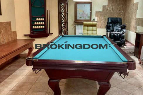 02525f0dd065f5d73c3d9087e561df72