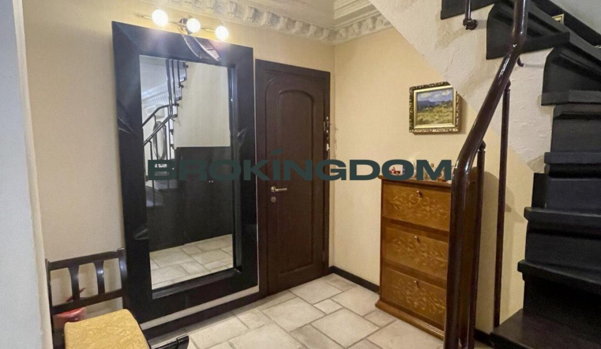 2049f343fe4d06871e35d7a6ac155409