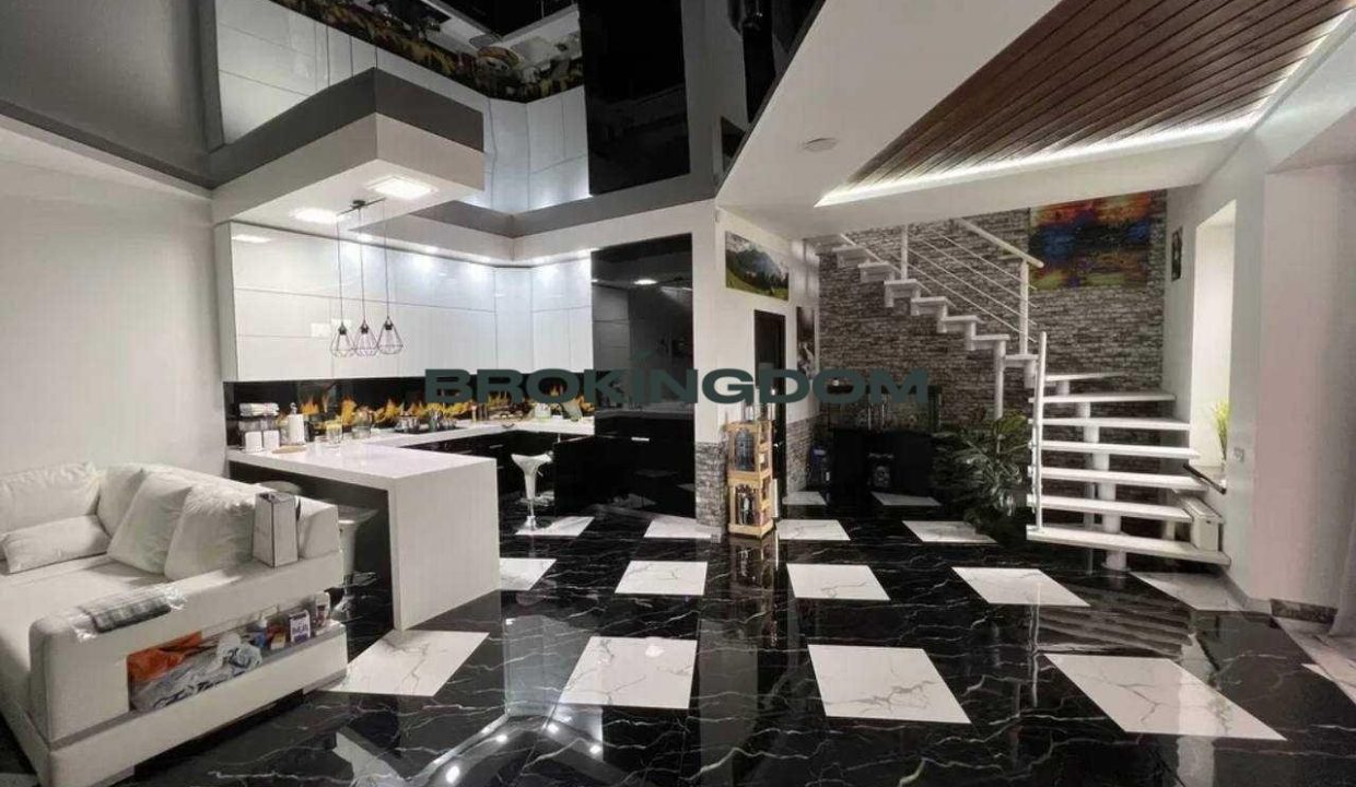 2cd00853556a1418206b5f15d9253303