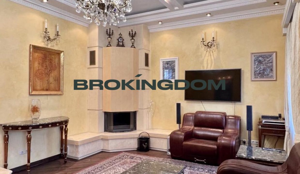 51102cff94bfa6130d53f9aced6b1d37