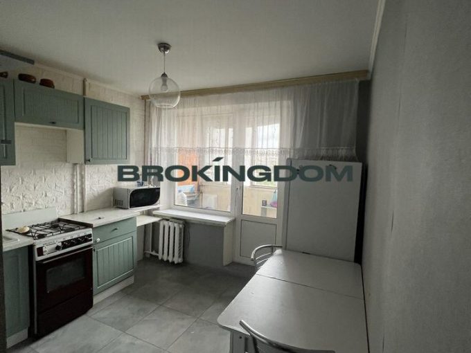 1 кім. кв., вул.Андрія Малишка.м Дарниця