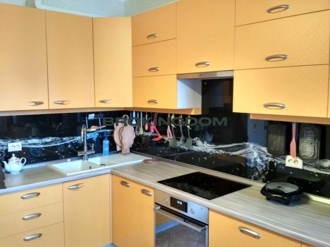 Продаж 2к квартири у ЖК 4 сезони