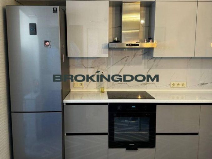 Продається 2-х кімнатна квартира, Симоненка 105, Бровари