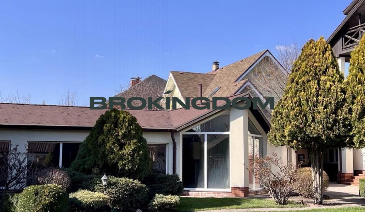 cd4549f874b05d7e8919783a9618e721