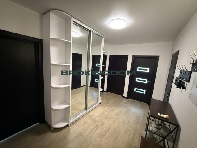 БЕЗ КОМІСЇ Продам 3-х кімнатну квартиру з ремонтом в ЖК Варшавський