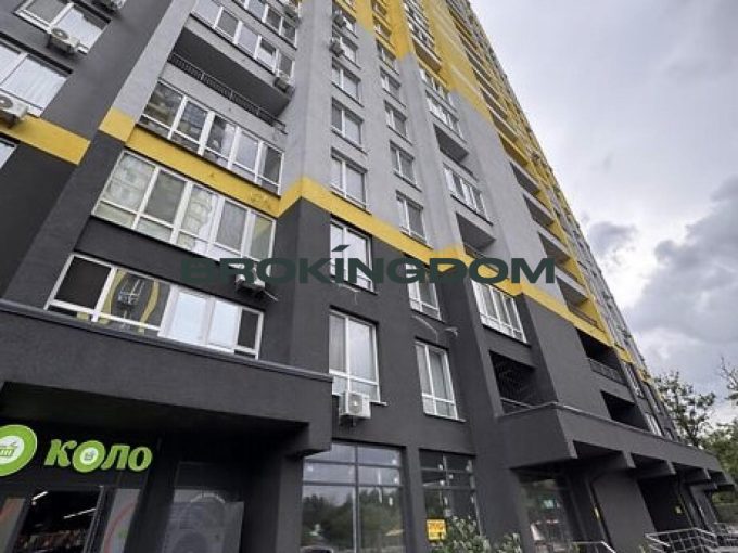 3 кім. кв. 81 кв. м  вул. Кадетський Гай 10.єОселя