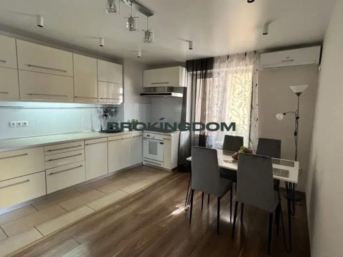 Продам 2-кімнатну квартиру Грушевського 27, генератор
