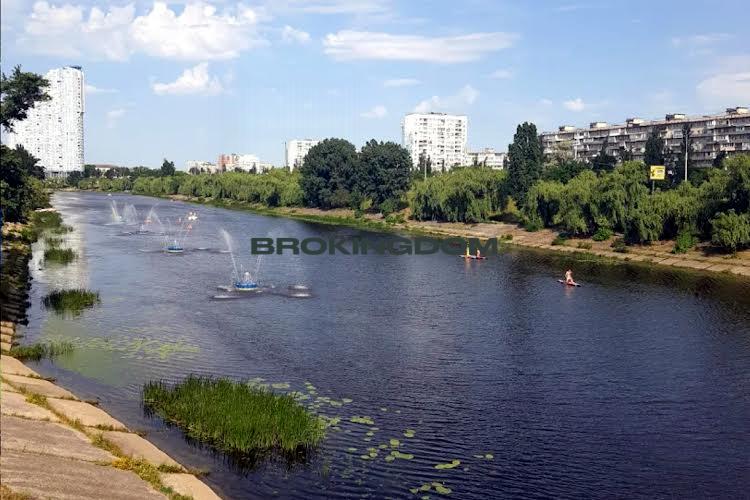 Киев                Ентузіастів, 9