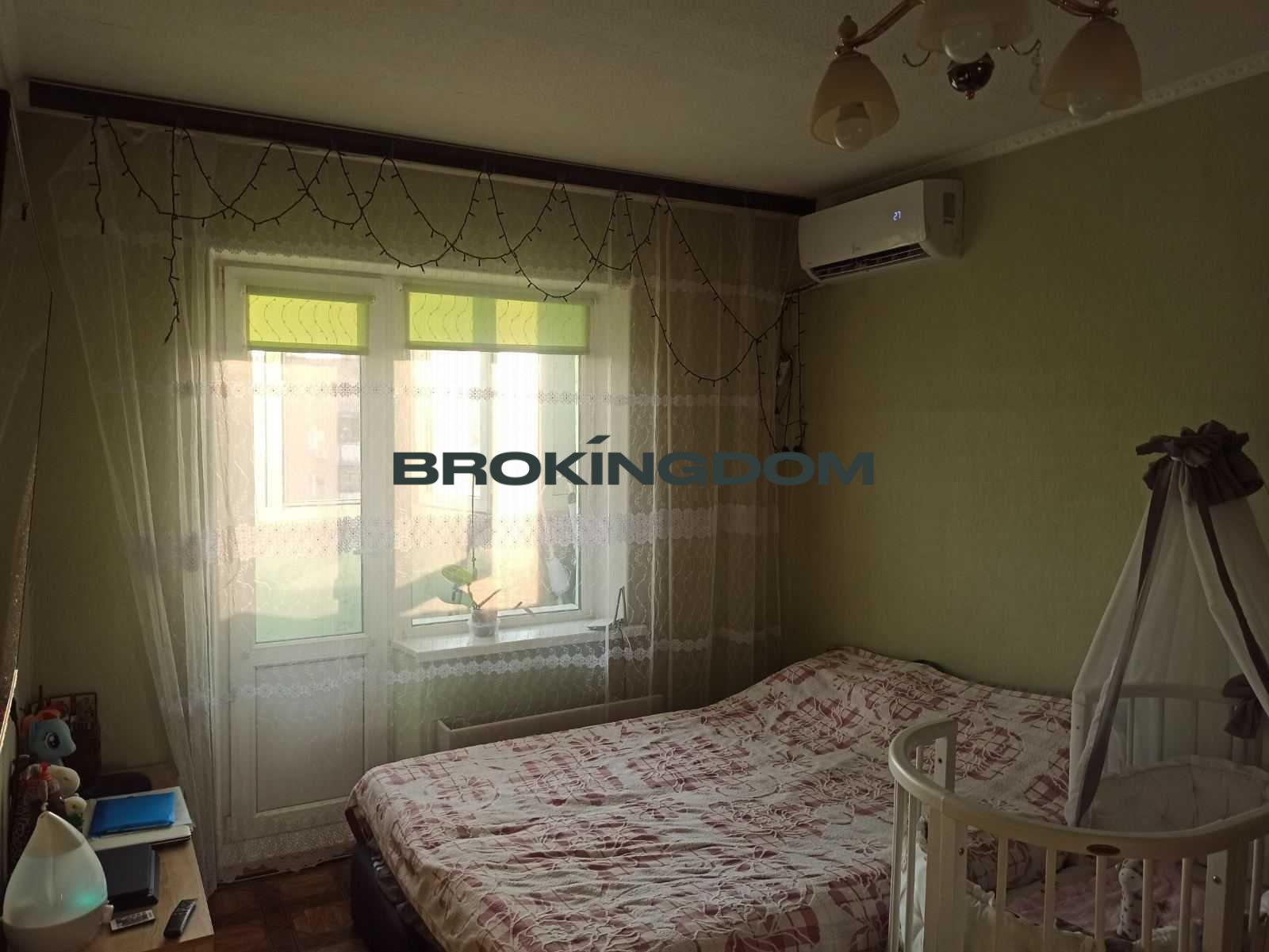 Продаж 1к квартири вул. Червоної Калини
