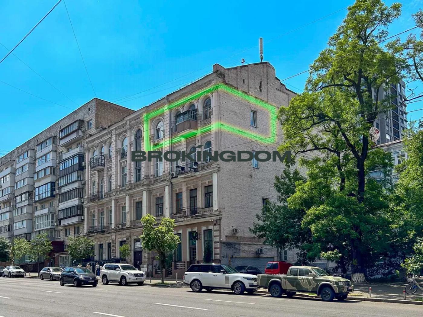 Продаж 3к квартири по вул. Саксаганського, царський будинок, фасад, під ремонт
